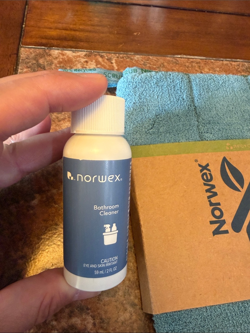 Norwex bathroom scrub mitt with sample bathroom cleaner - Picture 2 of 5